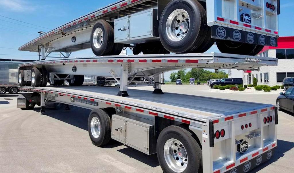 Image of trailers illustrating this Transteck Canada vehicle moving and delivery service.